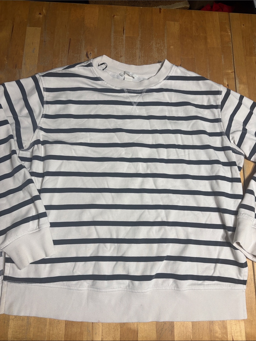 H&M MAMA Maternity Pullover Sweatshirt